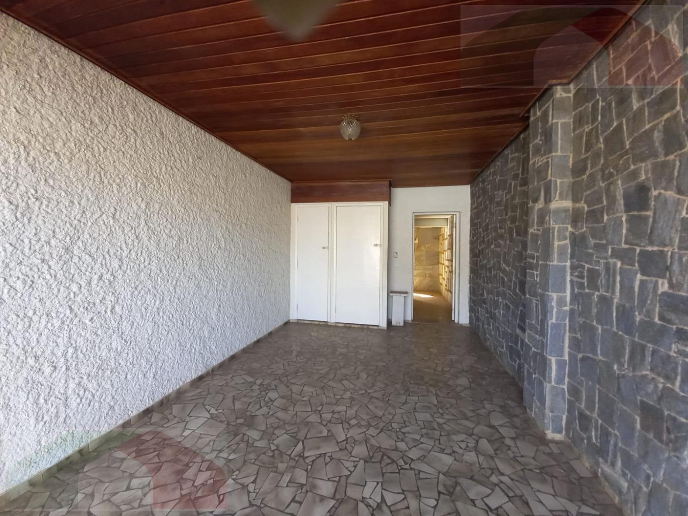 CASA, 2 qtos (2 st), 250 m².