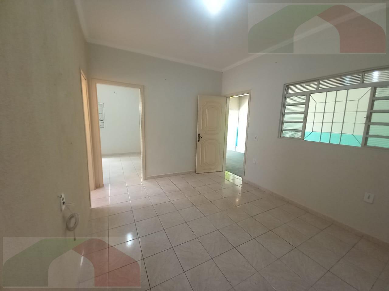 CASA, 2 qtos (1 st), 200 m².