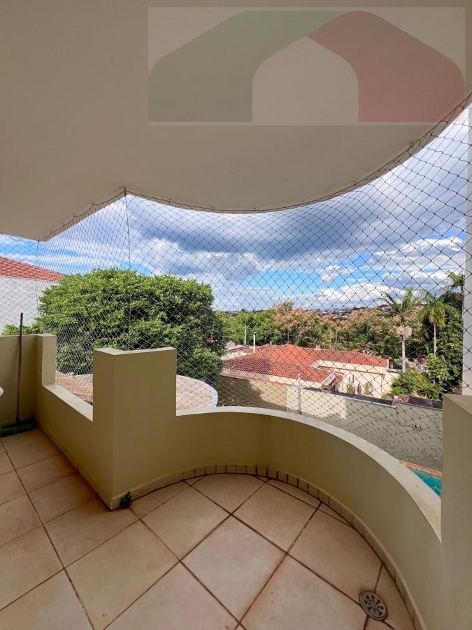 CASA, 3 qtos (2 st), 812 m².