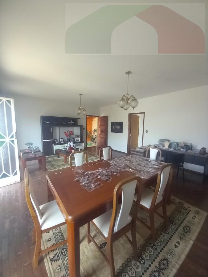 CASA, 3 qtos (1 st), 360 m².